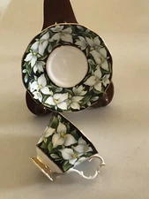 VTG ROYAL ALBERT BONE CHINA PROVINCIAL FLOWERS TRILLIUM FOOTED CUP SAUCER 6 OZ 