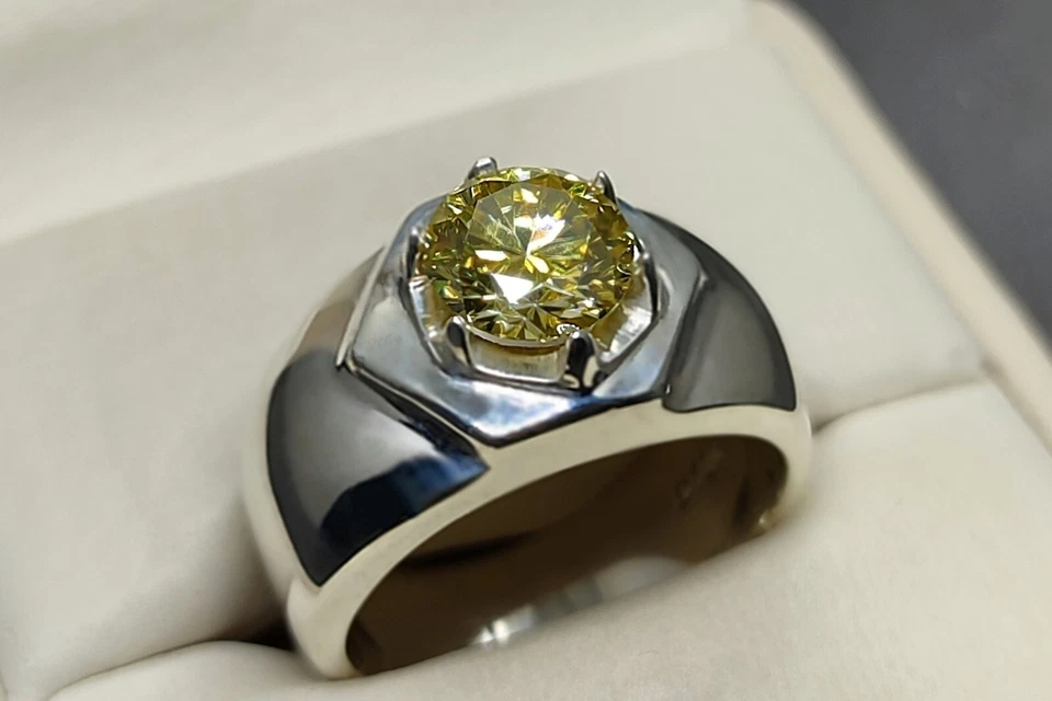 Round Cut Rare 2 Carat Yellow Moissanite Diamond 925 Silver Mens Star Shape Ring - Image 4 of 4