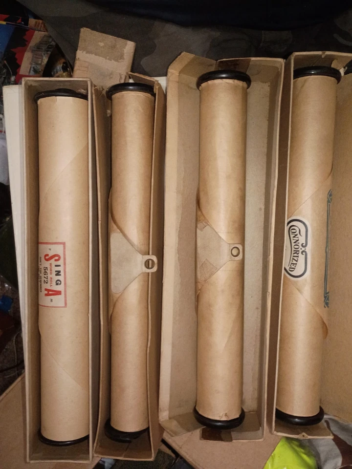 Lote de rollos de piano antiguo AMPICO QRS música imperial connorizada de los años 1910-40 Foto 2 de 4