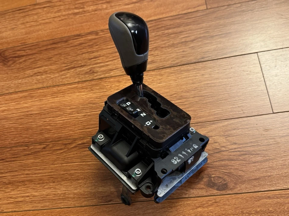 Selector de palanca de cambios de piso OEM 2000-2003 Mercedes-Benz CLK320 CLK430 CLK55  Foto 2 de 4