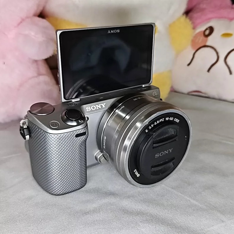 Sony Alpha NEX-5R Mirrorless Camera w/ 16-50mm Lens - TESTED