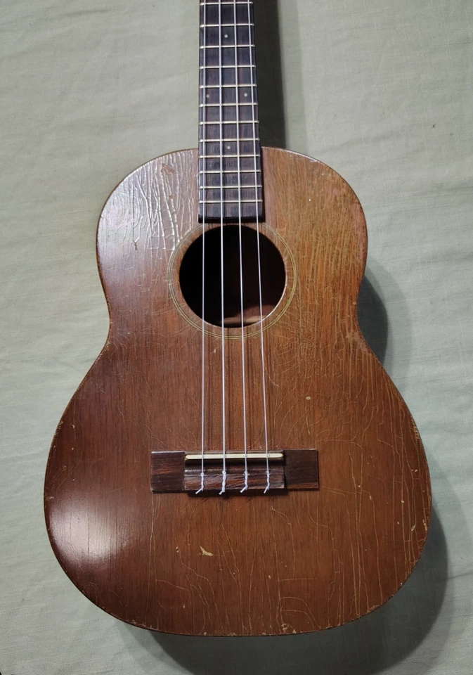 Favilla baritone ukulele mahogany pre-1953 upgraded with Gotoh UPT geared tuners - Image 2 of 4