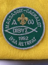 (jab-42)   Boy Scouts -  Massasoit-Cachalot 1982 BSA Religious Retreat patch