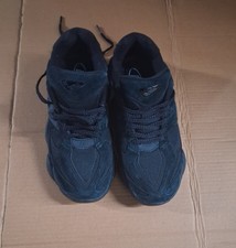 Trainers Size 5, N Logo Comfortable Stylish Design  NEW