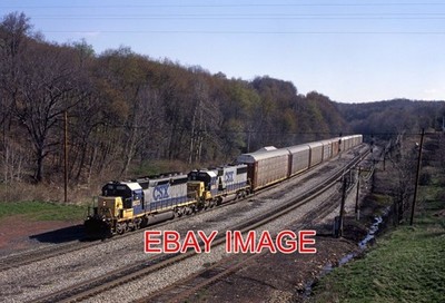 FOTO USA EISENBAHN CSX 8073 & 8630 WESTBOUND AUTO-RACKS AT SAND PATCH. 26 APRIL