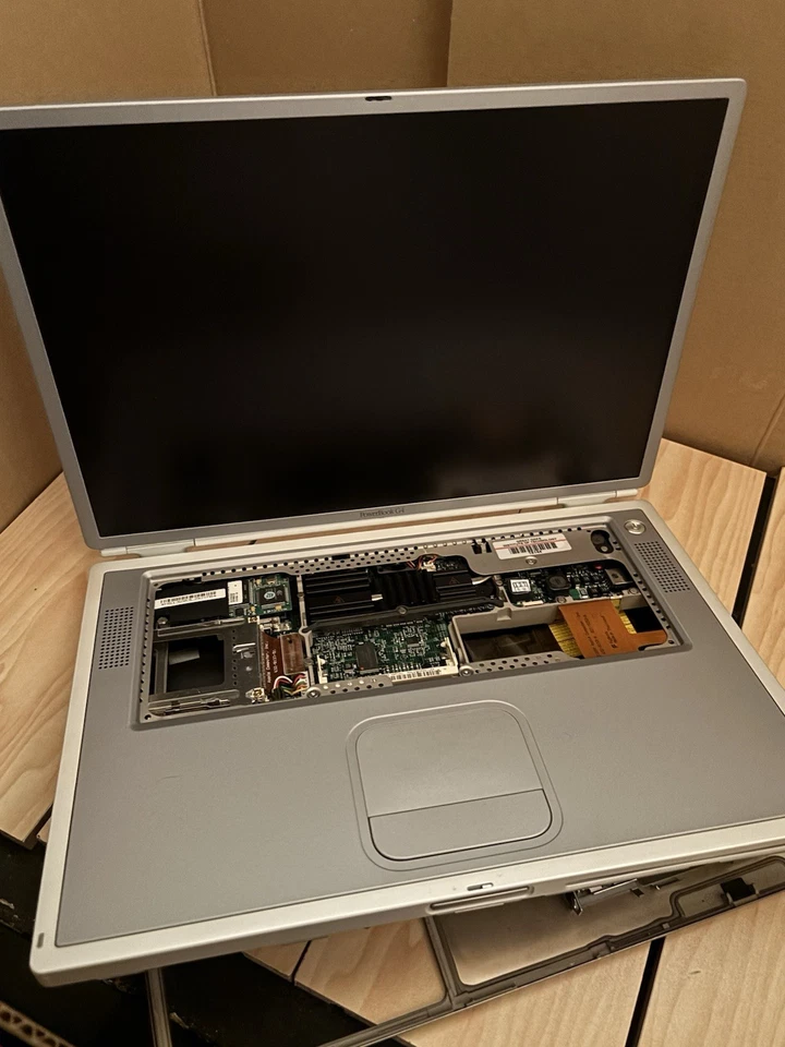 Vintage Apple Macintosh PowerBook G4 Titanium 15.2" Laptop UNTESTED PARTS ONLY - Image 2 of 4