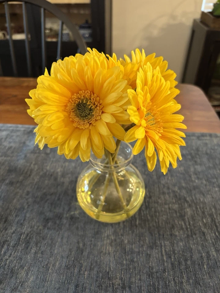 Buquê de margarida Gerbera amarelo falso vintage em vaso de vidro, alta qualidade, em excelente estado usado - Imagem 4 de 4