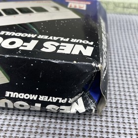 1990 NINTENDO NES FOUR SCORE FOUR PLAYER MODULE ACCESSORY Damaged Box
