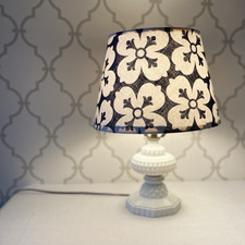 Vintage Retro Table Lamp White Glass Floral D...