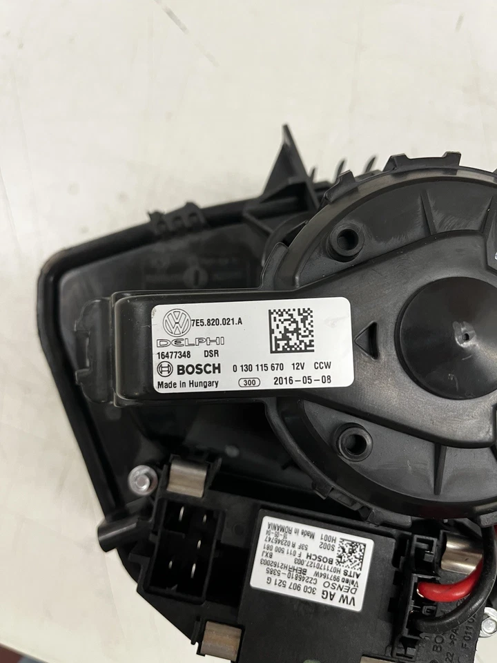 Bosch Innenraumgebläse 7e5.820.021.A / 3CO 907 521 G / F 011 500 081 - Bild 3 von 4