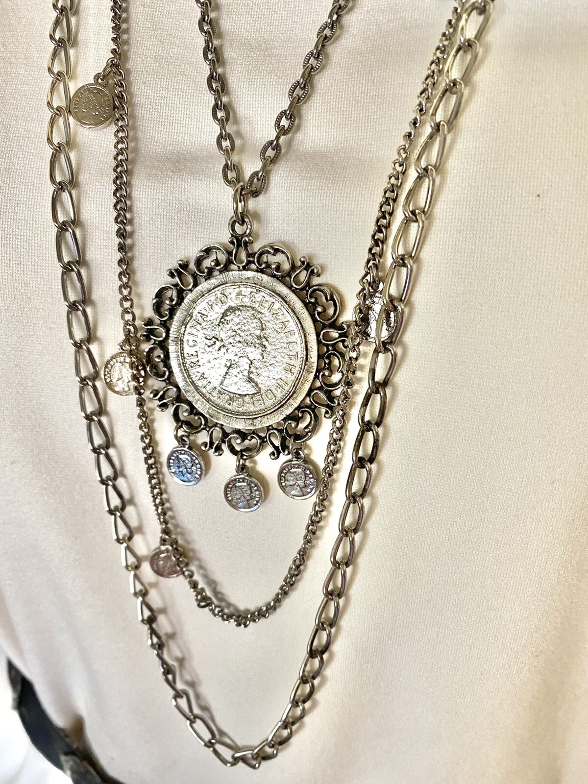 Unsigned GOLDETTE Multi-strand Silver Pendant Nec… - image 3