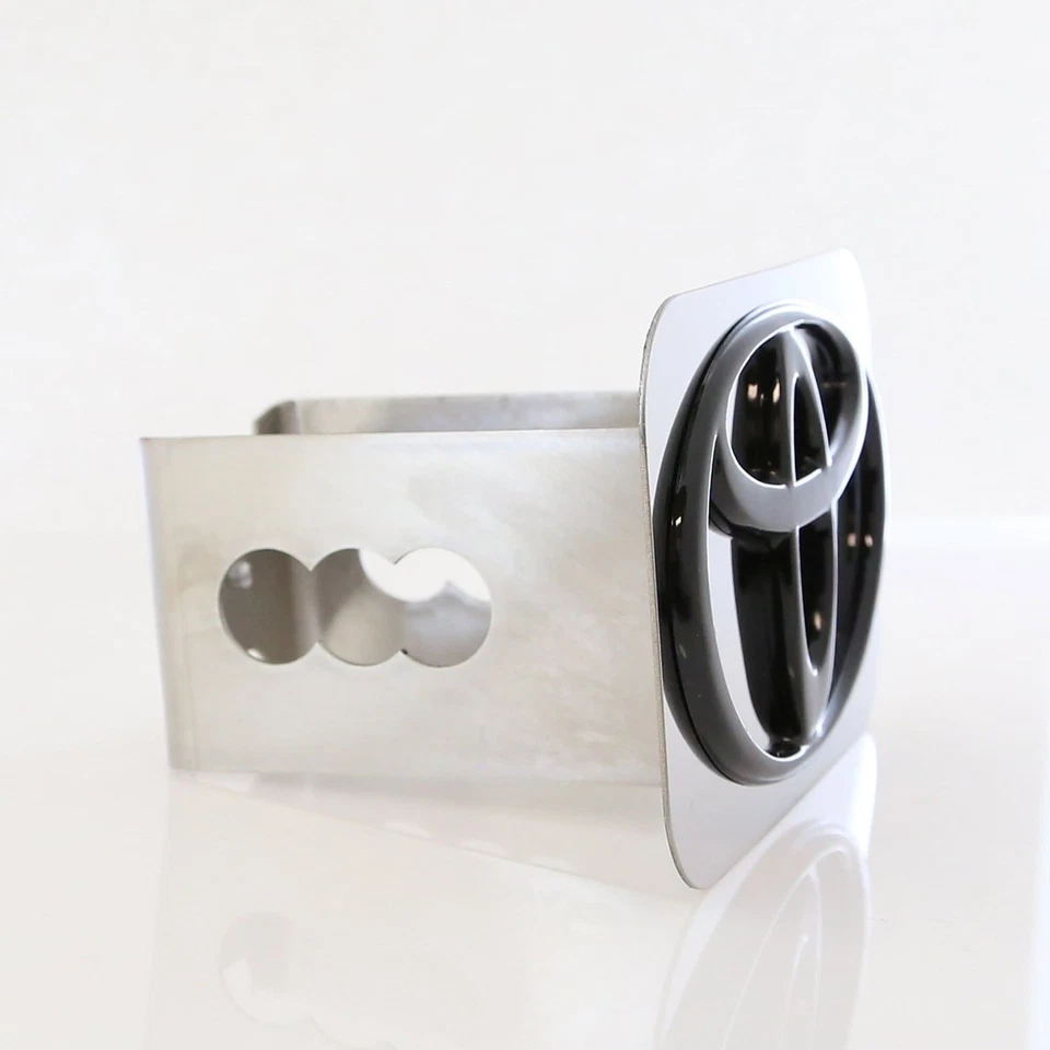 Enchufe de cubierta de enganche para remolque con logotipo Toyota (negro sobre cromo) Foto 2 de 4