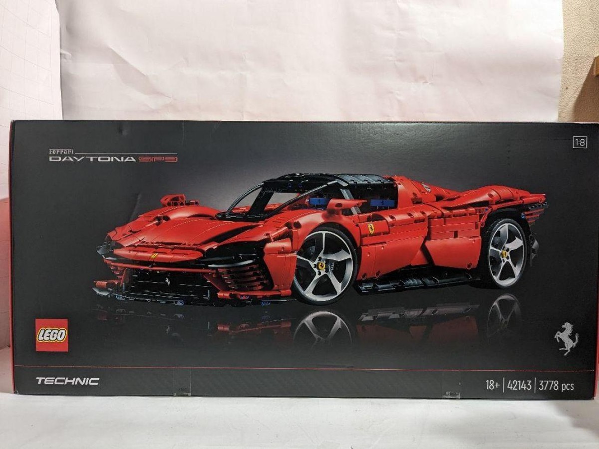 LEGO TECHNIC: Ferrari Daytona SP3 42143 Sealed 1:8 Scale 3778 Pcs 