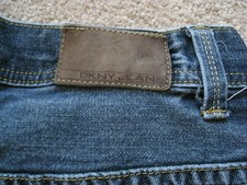 DKNY Jeans SOHO Relaxed Straight Denim Blue Jeans Size: 32 x 32
