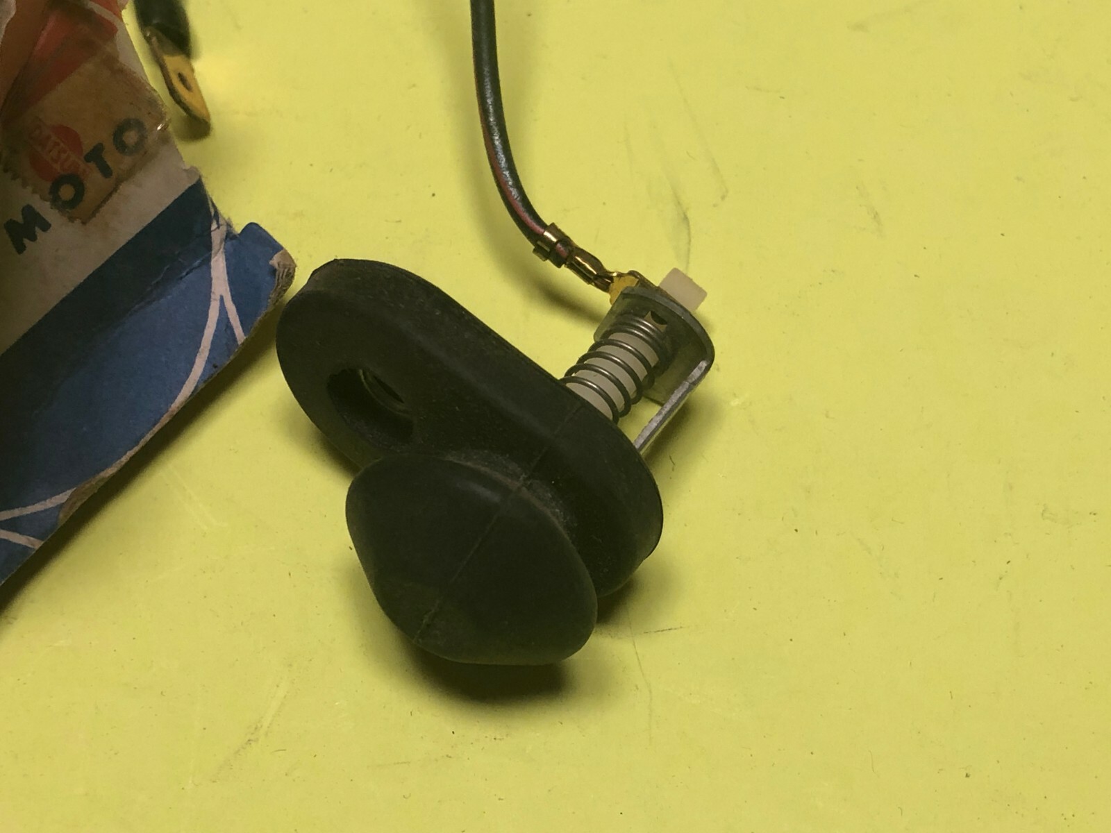 Nissan Violet Stanza Caravan Room Dome light Door Switch 25360R8000