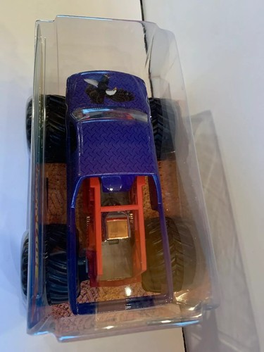 2011 Hot Wheels Monster Jam Patriot 1:24 Monster Truck -Eagle On Hood - Picture 5 of 6