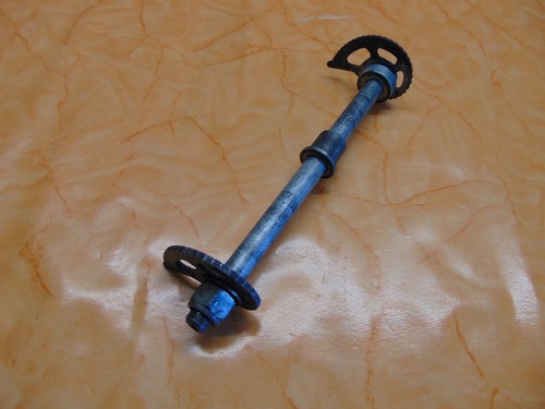 Suzuki DR 600 SN 41 A, Dakar,  Hinterradachse, Steckachse