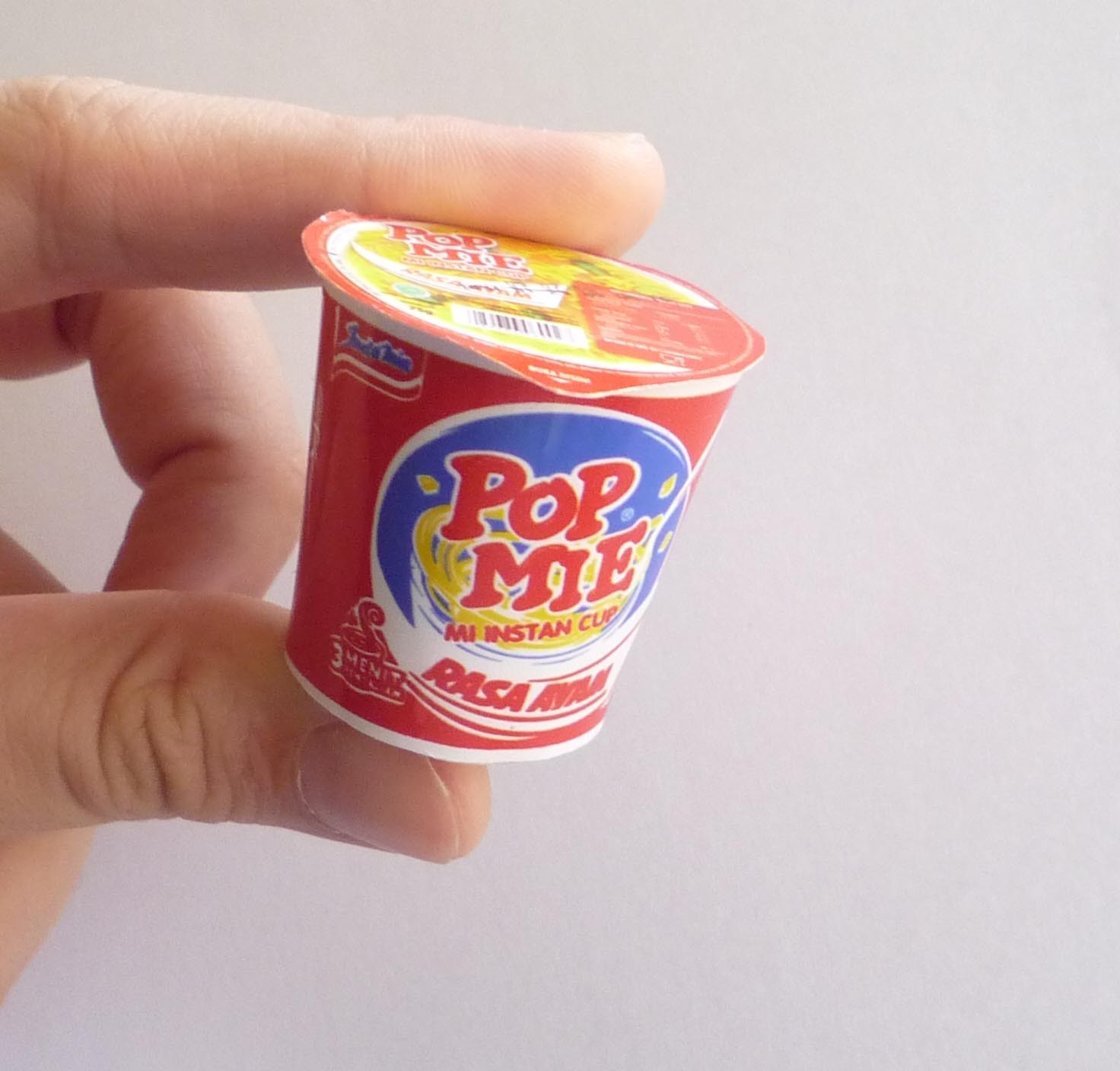 INDOMIE Instant POP MIE Rasa AYAM  Pack FRIDGE MAGNET Novelty Indonesia 3D 1.25"