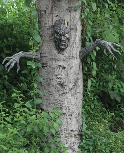 Tree Man Face Halloween Decoration Spooky Living Prop Woods Yard