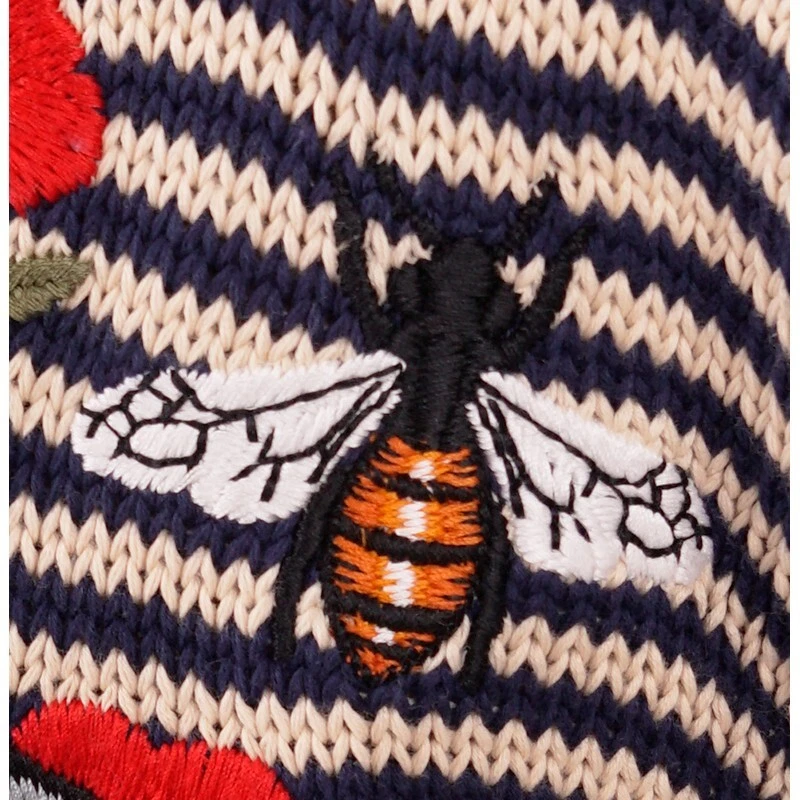 S NUEVO $1450 GUCCI Para Hombres Beige Azul Marino Rayas LOGO ABEJA SERPIENTE GATO CUELLO EN V SUÉTER TEJIDO Foto 3 de 4