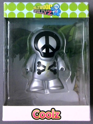 Hollywood Skullyz 2.5'' Vinyl Figures COOLZ (in silver) - Tabloid Hero 2011