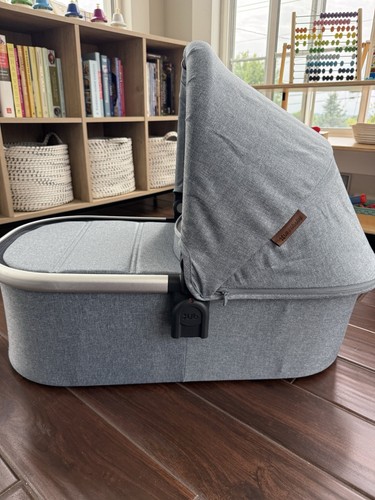 UPPAbaby Vista/Cruz Bassinet Gregory Blue Mélange EUC COMPLETE w/ Box