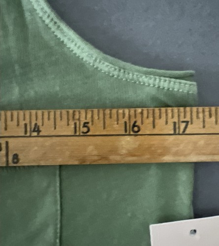 Camiseta sin mangas SO para mujer talla XS cuello en V desteñida verde militar bolsillo productos de por vida nueva con etiquetas - Imagen 4 de 6