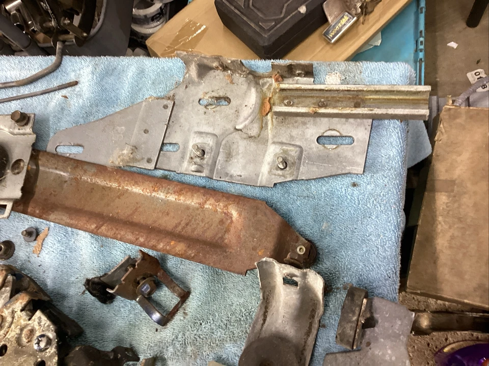 Buick Skylark GS 1972 piezas de puerta de pasajero regulador pestillo de puerta etc. 1970 1971? Foto 2 de 4