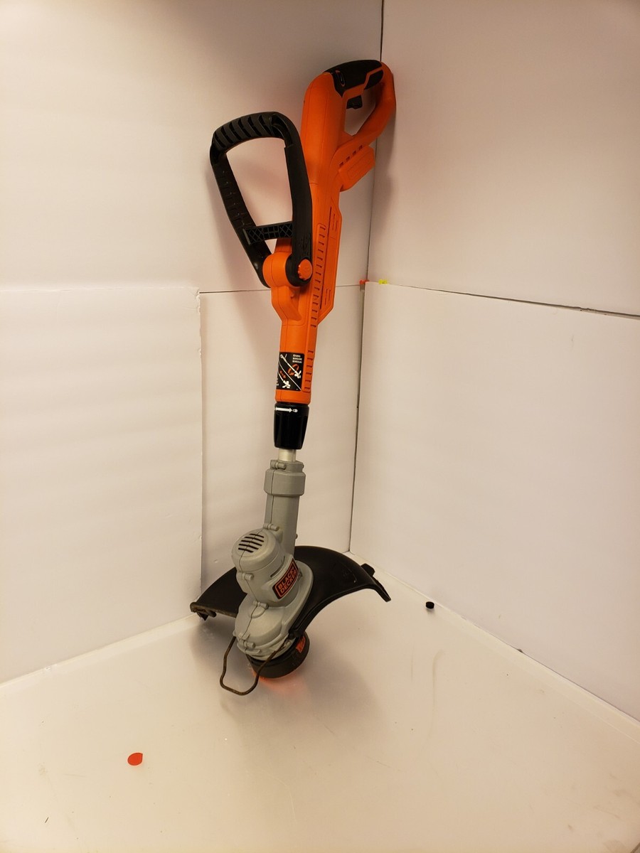 Black+Decker 20-Volt Cordless String Trimmer LST300 NO BETTERY NO