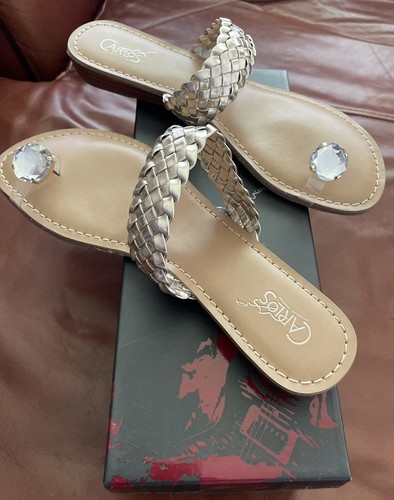 NEW! CARLOS Dressy Fun Flats Sandals Diamond-Ring-Toe Gold TURIN 9.5 NEW IN BOX - Picture 2 of 11