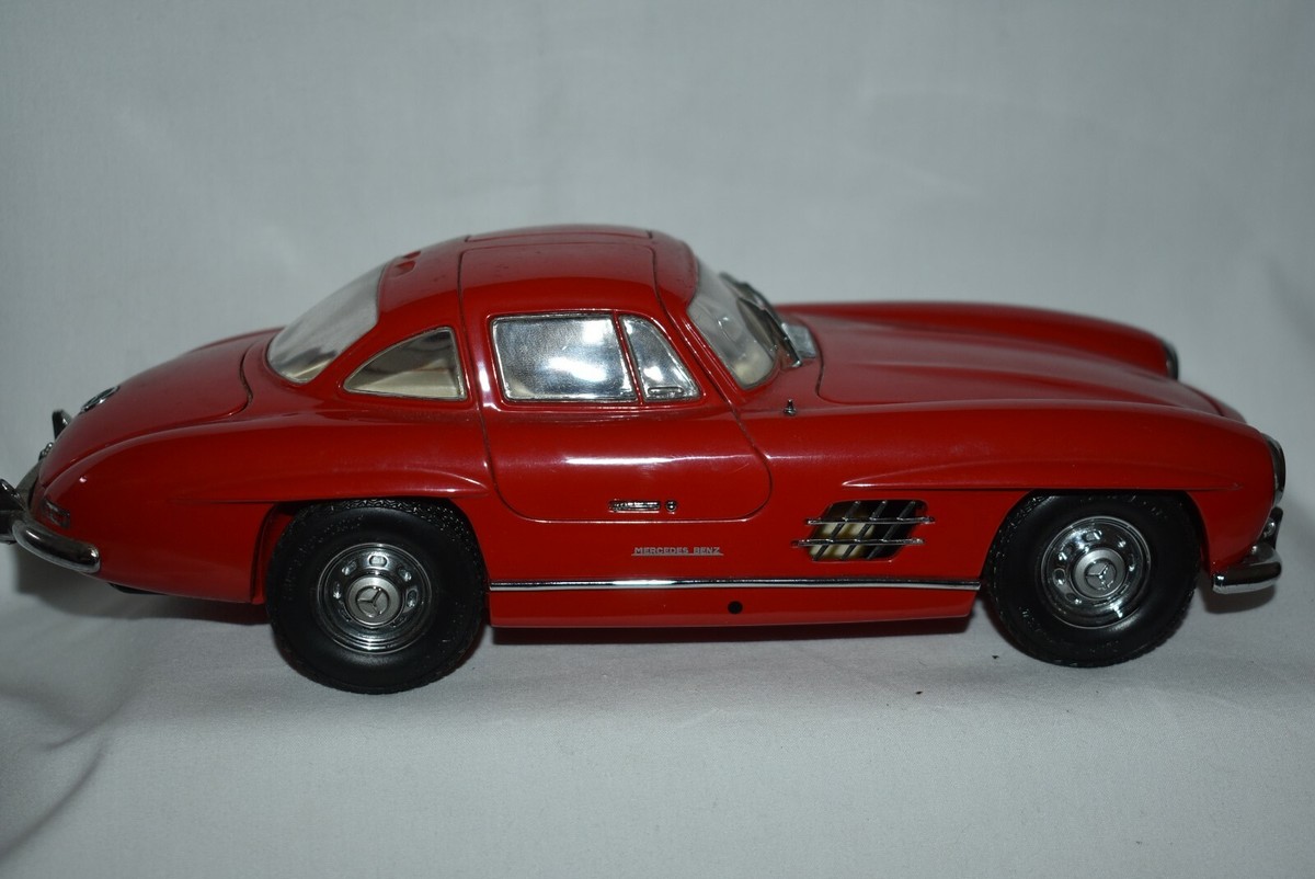 Kyosho 1:18 Mercedes Benz 300 SL Coupe Gullwing Doors Rare