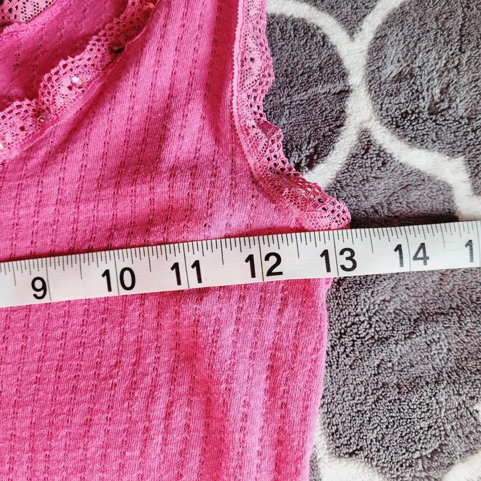 DREAM OUT LOUD Selena Gomez 90s Y2k Pink Lace Tank Size Large Sequin Bow Ribbed - Image 3 of 4