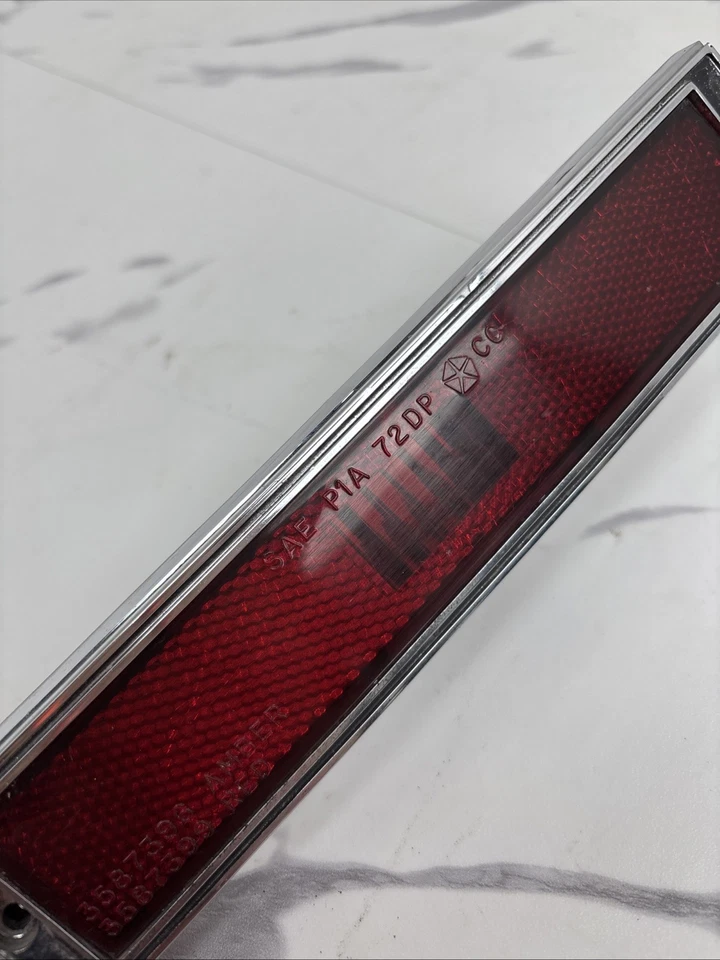 Chrysler New Yorker Newport 1974-1978 lente marcadora lateral trasera roja con cromo OEM Foto 3 de 4