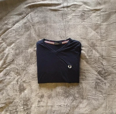 T-shirt bleu marine col V - Photo 1/4
