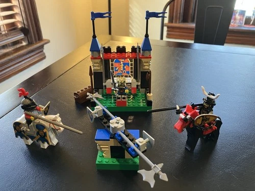 Lego Castle #6095 “Royal Joust” (2000), Used, Very Good Condition, Complete Set