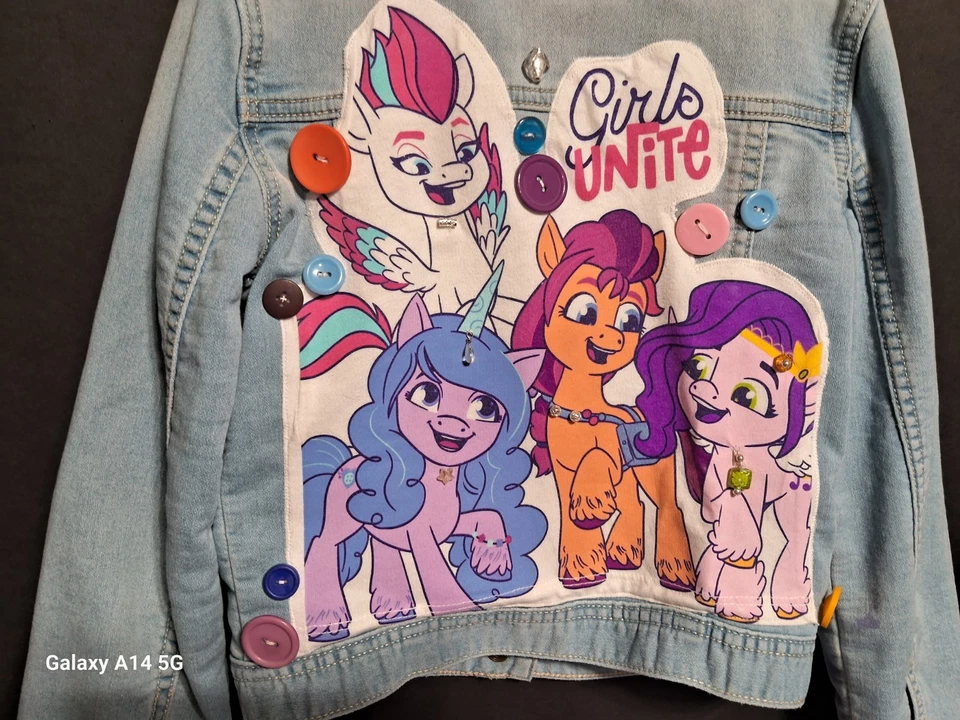 Chaqueta vaquera clásica lavada ligera intervenida Gap niños niñas talla mediana 8/9 Foto 3 de 4