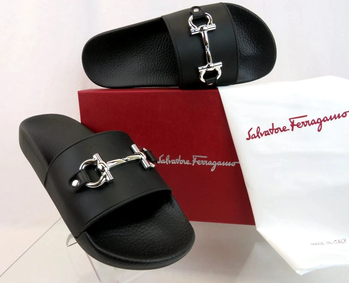 NIB FERRAGAMO GROOVY 11 BLACK RUBBER SILVER GANCINI BIT LOGO SANDALS SLIDES 9 M