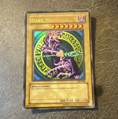 Konami Yu-Gi-Oh! Dark Magician SDY-006 Unlimited Ultra Rare Holo ATK 2500