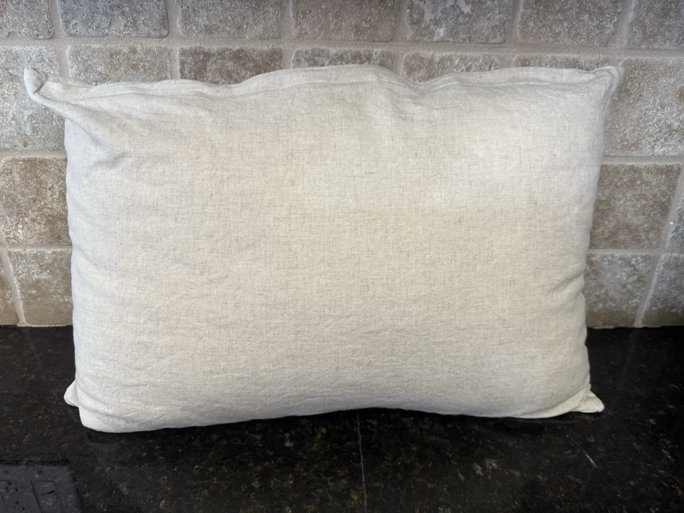 Чехол и вставка для подушки Crate & Barrel 20 x 13 дюймов желтовато-коричневый хаки крест-накрест - Изображение 2 из 4