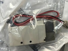 One New SMC Solenoid Valve SYJ5120-5M-M5 Expedited Shipping