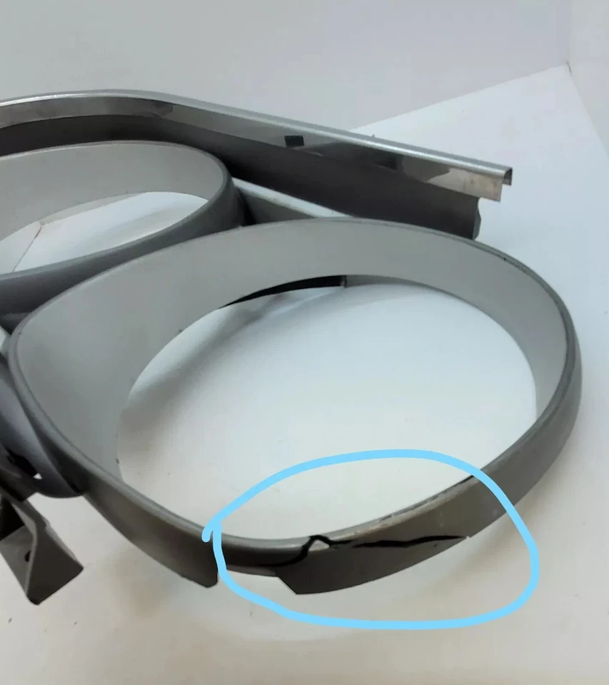 Bisel de faros laterales izquierdo Plymouth Satellite 1971 4 puertas 3442157 nuevo de lote original Foto 2 de 4