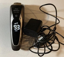 Philips Norelco Series 9000 Wet and Dry Shaver S9721 & Charger - See Description