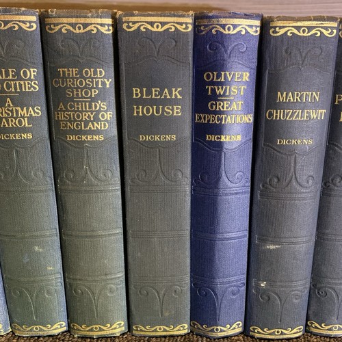 9x Charles Dickens Hazell Watson & Viney Vintage Hardback Books inc Bleak House - Picture 3 of 13