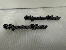 1998-2002 Lincoln Town Car Signature Series Emblem Badge Symbol Pair Set 1998-2002 Lincoln Town Car Signature Series Emblem Badge Symbol Pair Set