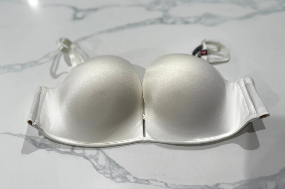 Sujetador push-up Victoria's Secret Bombshell Add-2-Cups multidireccional sin tirantes blanco Foto 4 de 4