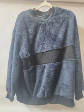 Mainfini Apperal. Pullover Xl Blue Fuzzy Long Sleeve Sweater
