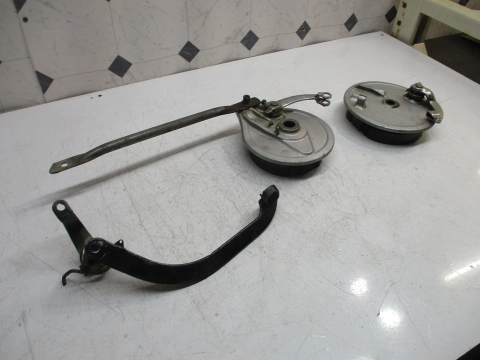 Honda XL350 XL 350 1978 78 Placas de freno delanteras traseras Tensor de pedal de freno trasero. Foto 3 de 4