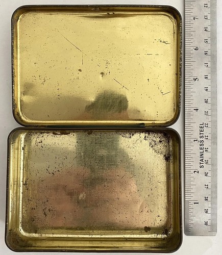 Vintage Official Girl Scout Collectable First Aid Kit Tin Johnson & Johnson - Picture 3 of 3