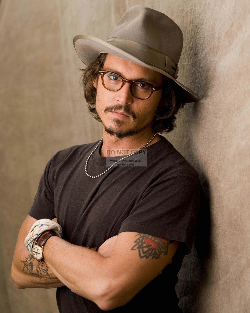 ACTOR JOHNNY DEPP - 8X10 PUBLICITY PHOTO (CC862) | eBay
