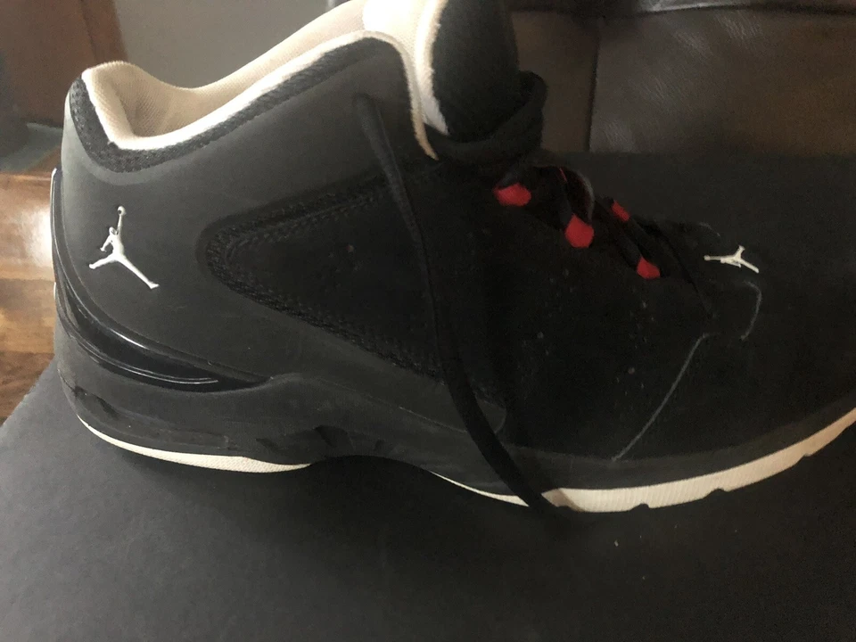 Nike Jordan Play In These Q Negro Rojo Universitario-Blanco 441552-001 EE. UU. Talla 12 Usado Foto 3 de 4